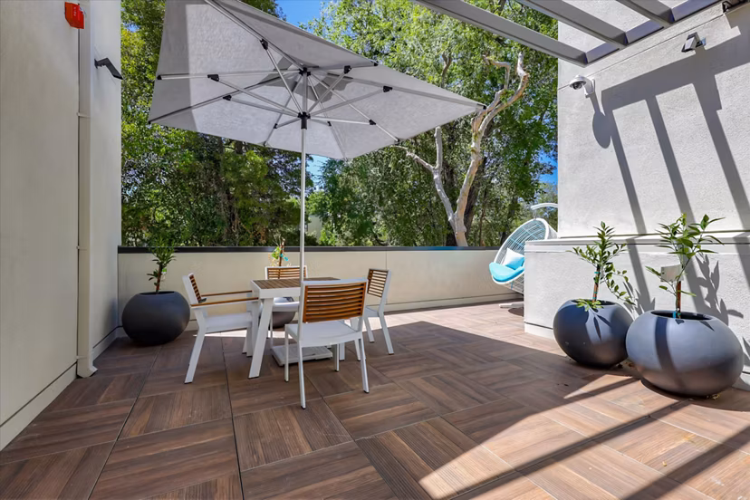 patio at 100 Boyd Apartments