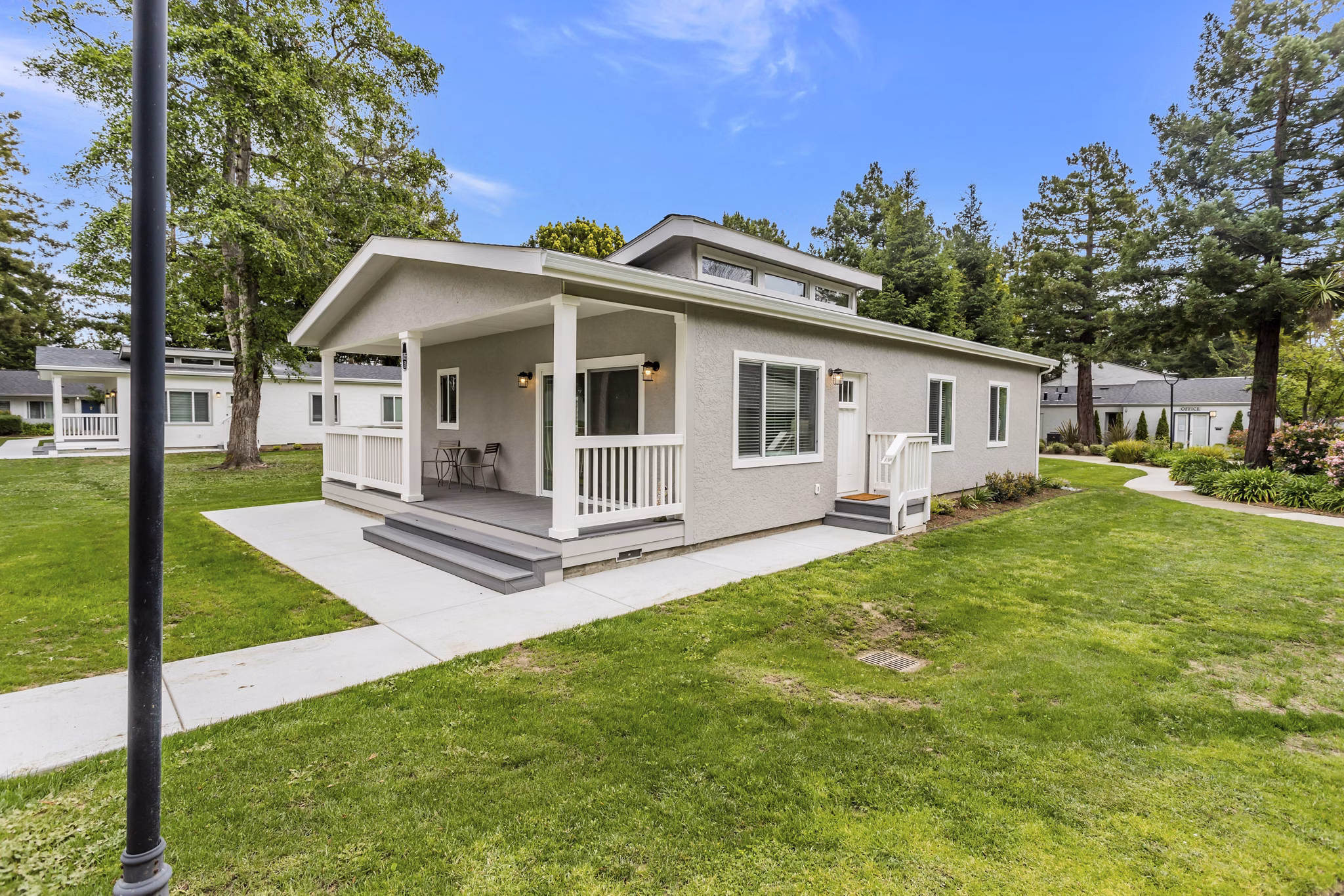 building at Capitola Gardens Apartments