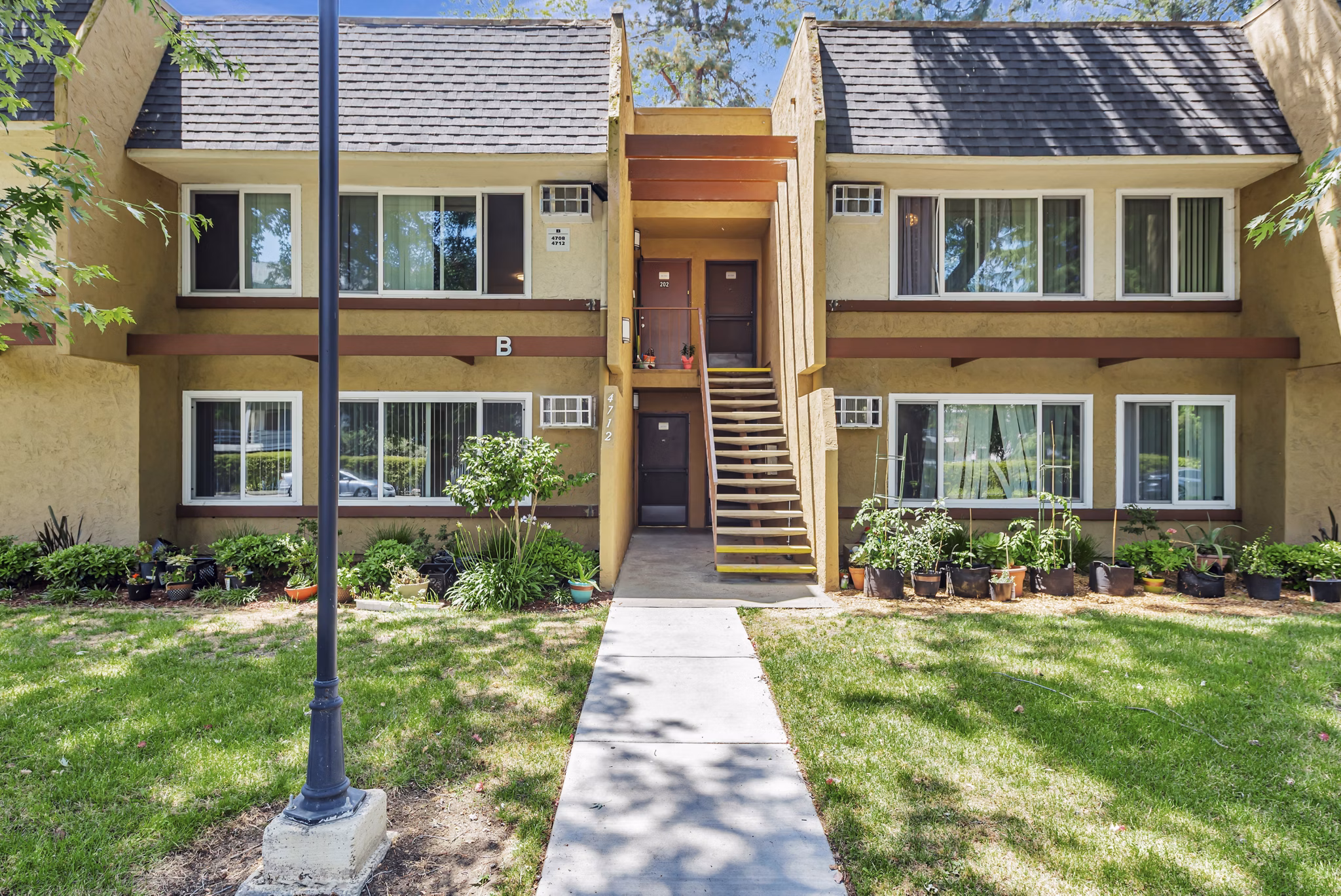 building/exterior at San Jose Gardens Apartments