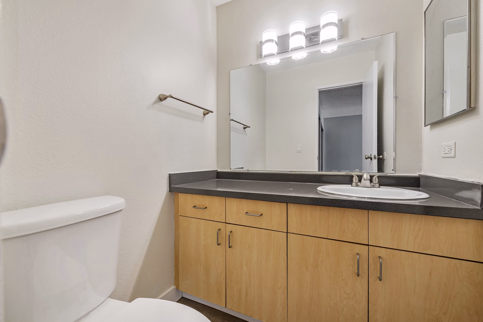 bathroom at San Jose Gardens Apartments