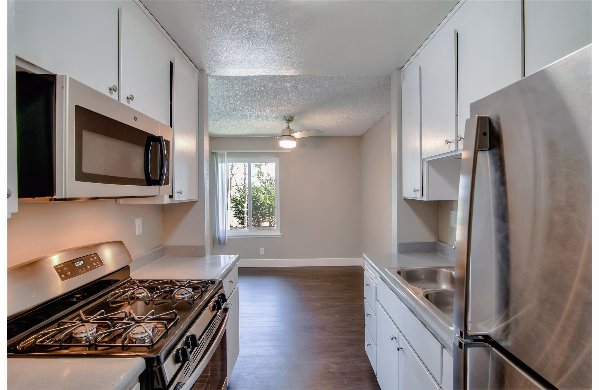 kitchen at Bay View Terrace Apartments