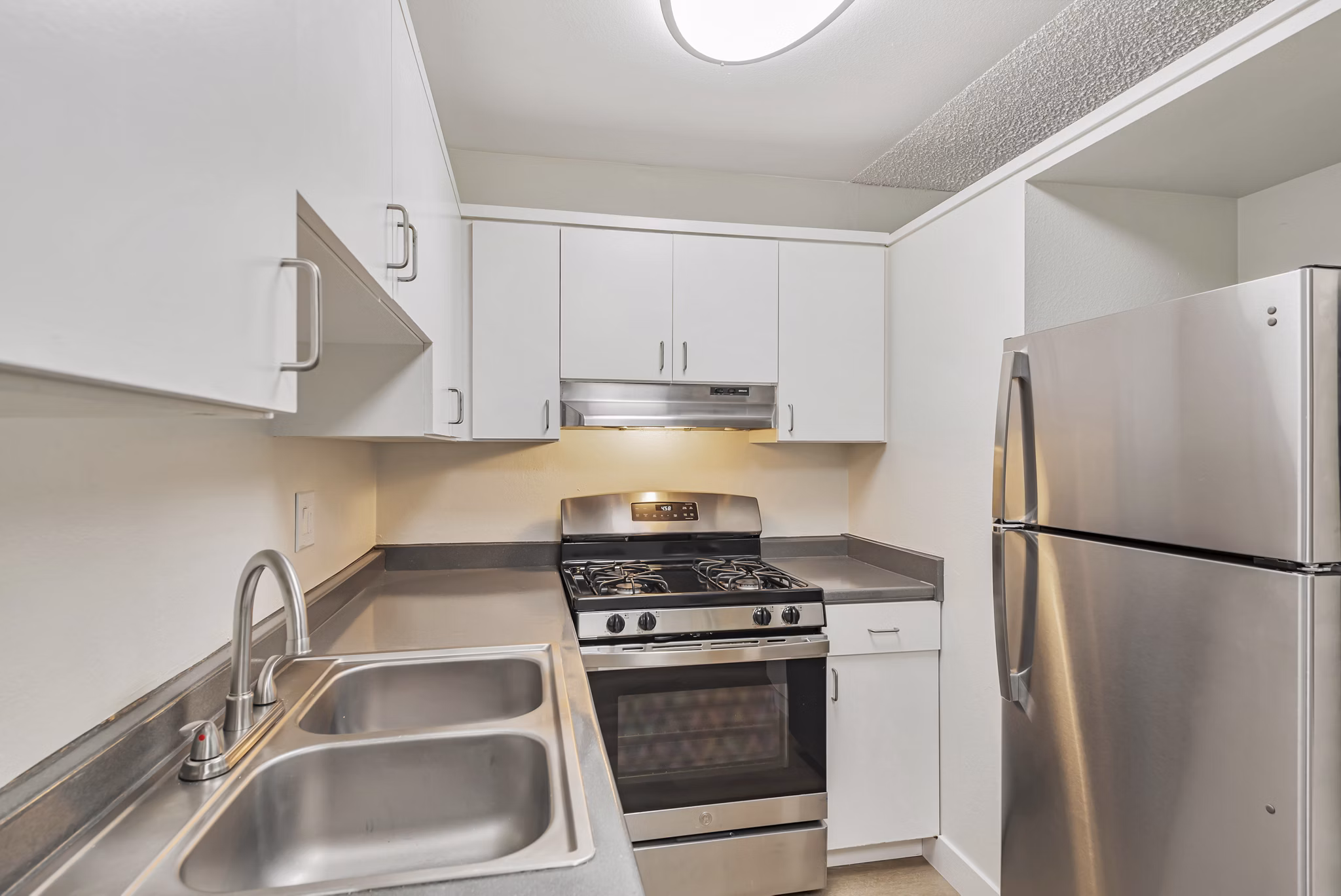 kitchen at San Jose Gardens Apartments