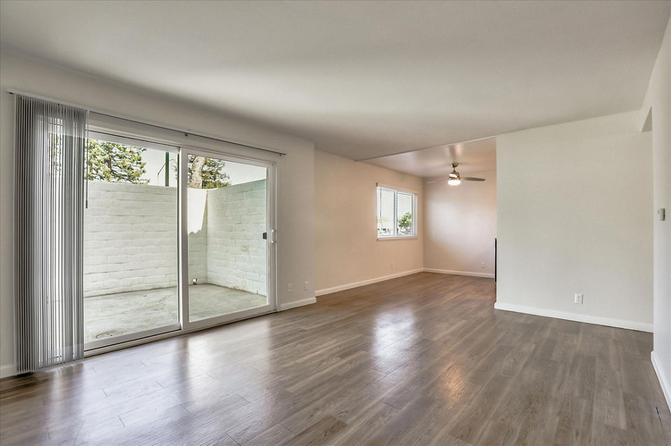 living room at San Jose Greens Apartments