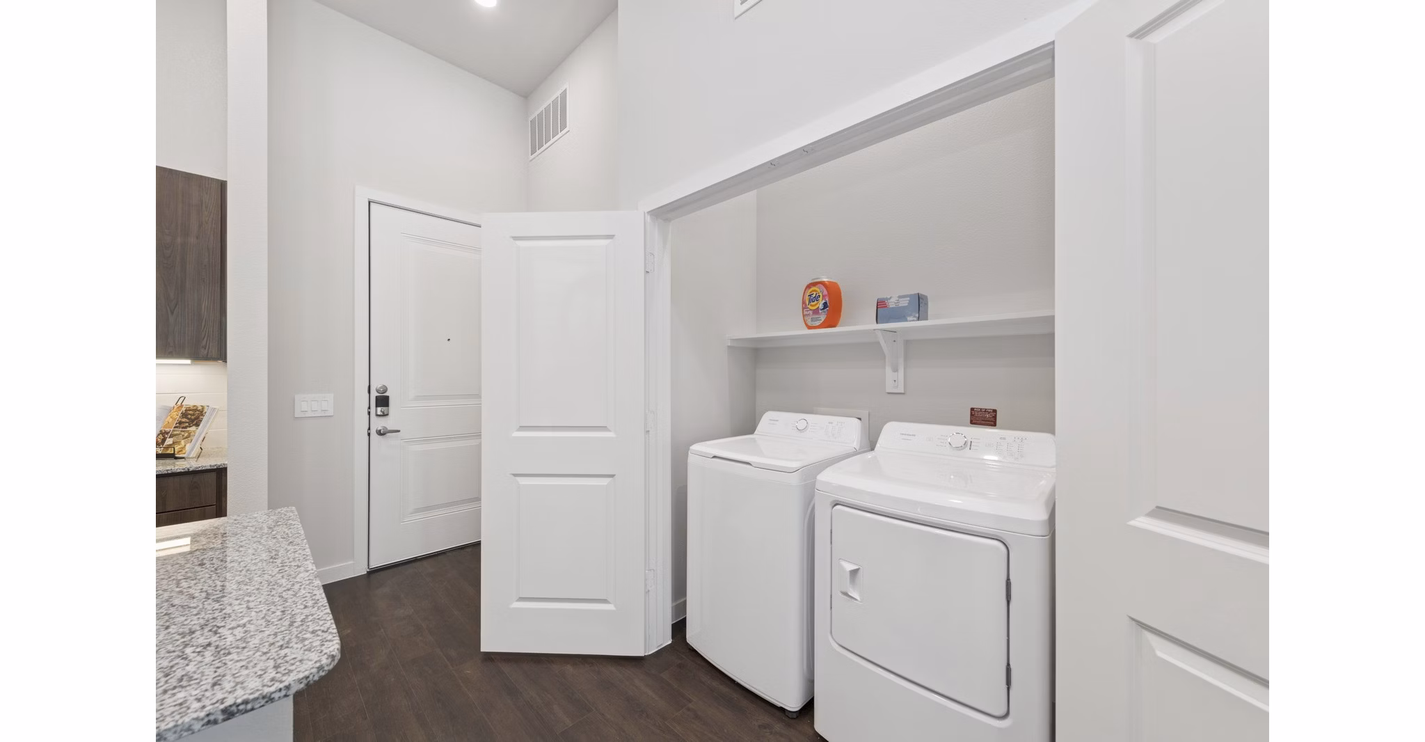 laundry room at Ascend at Forum Apartments