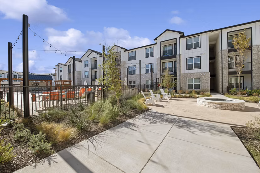 fire pit/patio at Ascend at McKinney North Apartments
