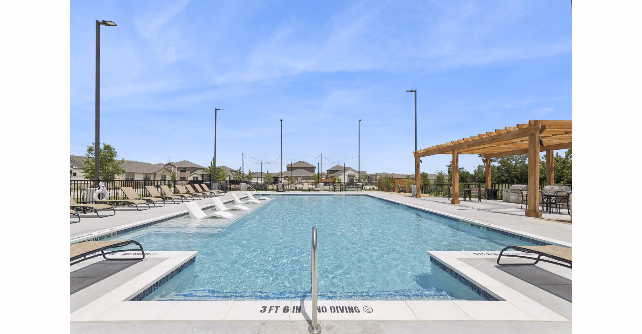 pool at Cottages at Elevon Apartments