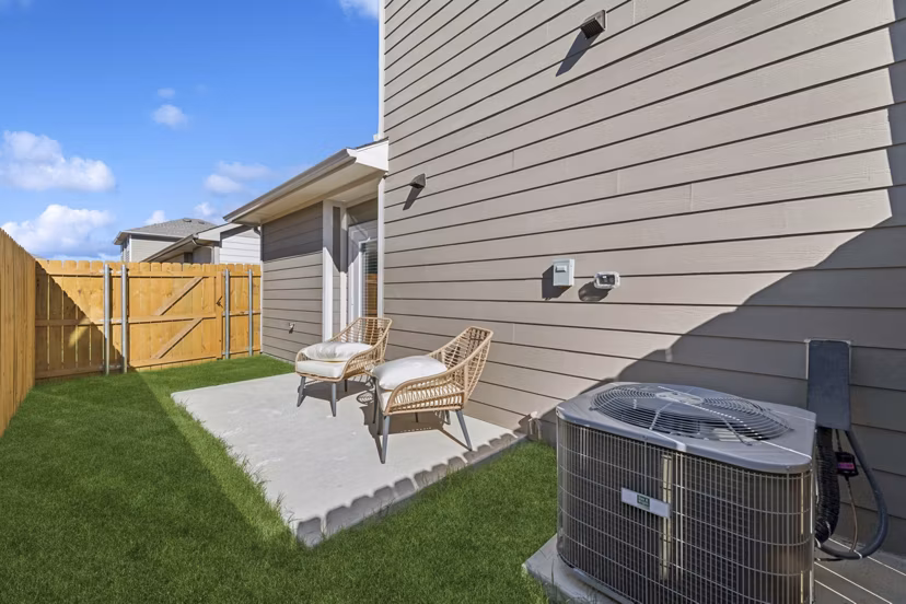 backyard/patio at Cottages at Lindsey Place Apartments