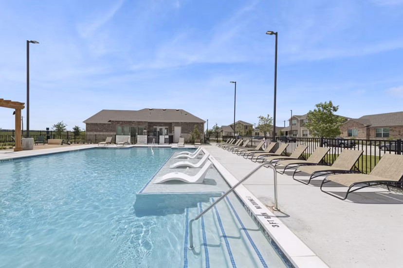 pool at Cottages at Lindsey Place Apartments