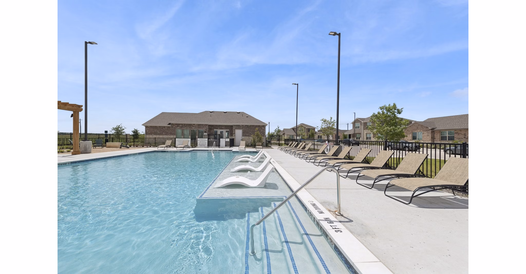 pool at Cottages at Lindsey Place Apartments