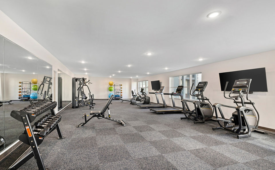 fitness center at Vista Riverwest Apartments