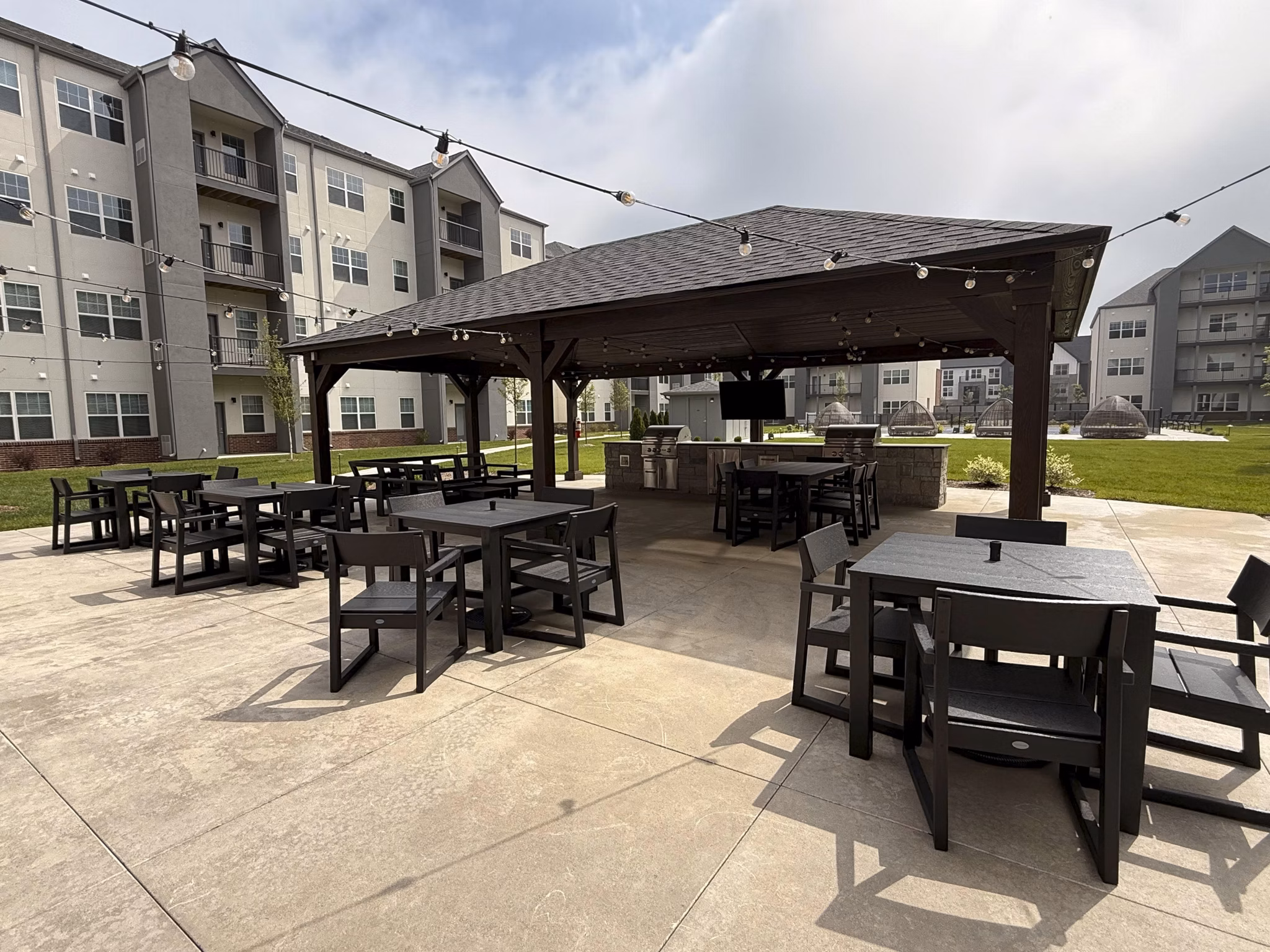 grill area at Vista Riverwest 55+ Living Apartments