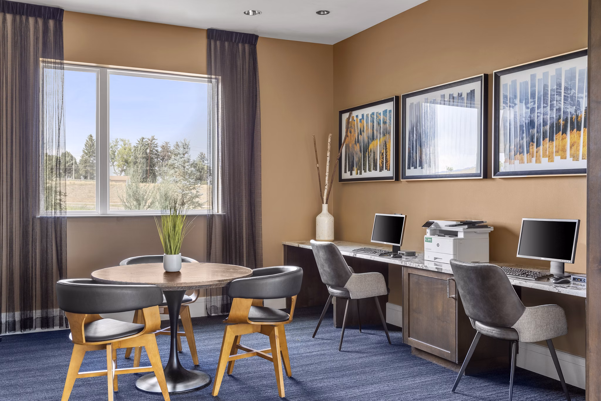 clubhouse business center at Gateway Arvada Ridge Apartments