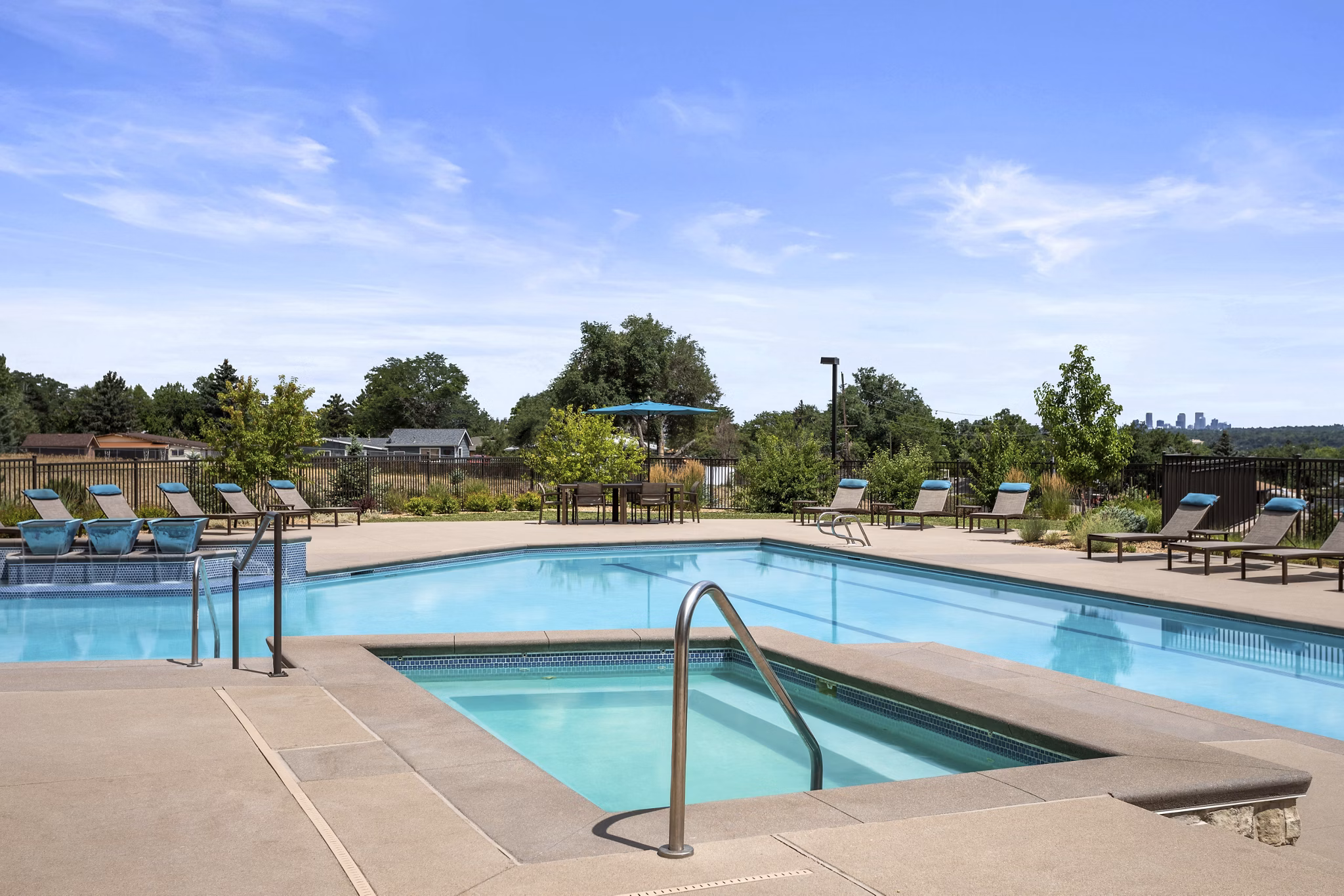hot tub/jacuzzi/pool at Gateway Arvada Ridge Apartments