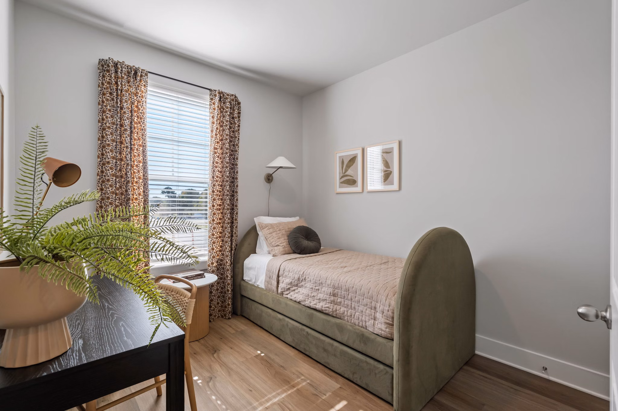 living room at HARMON Cedar Run Apartments 