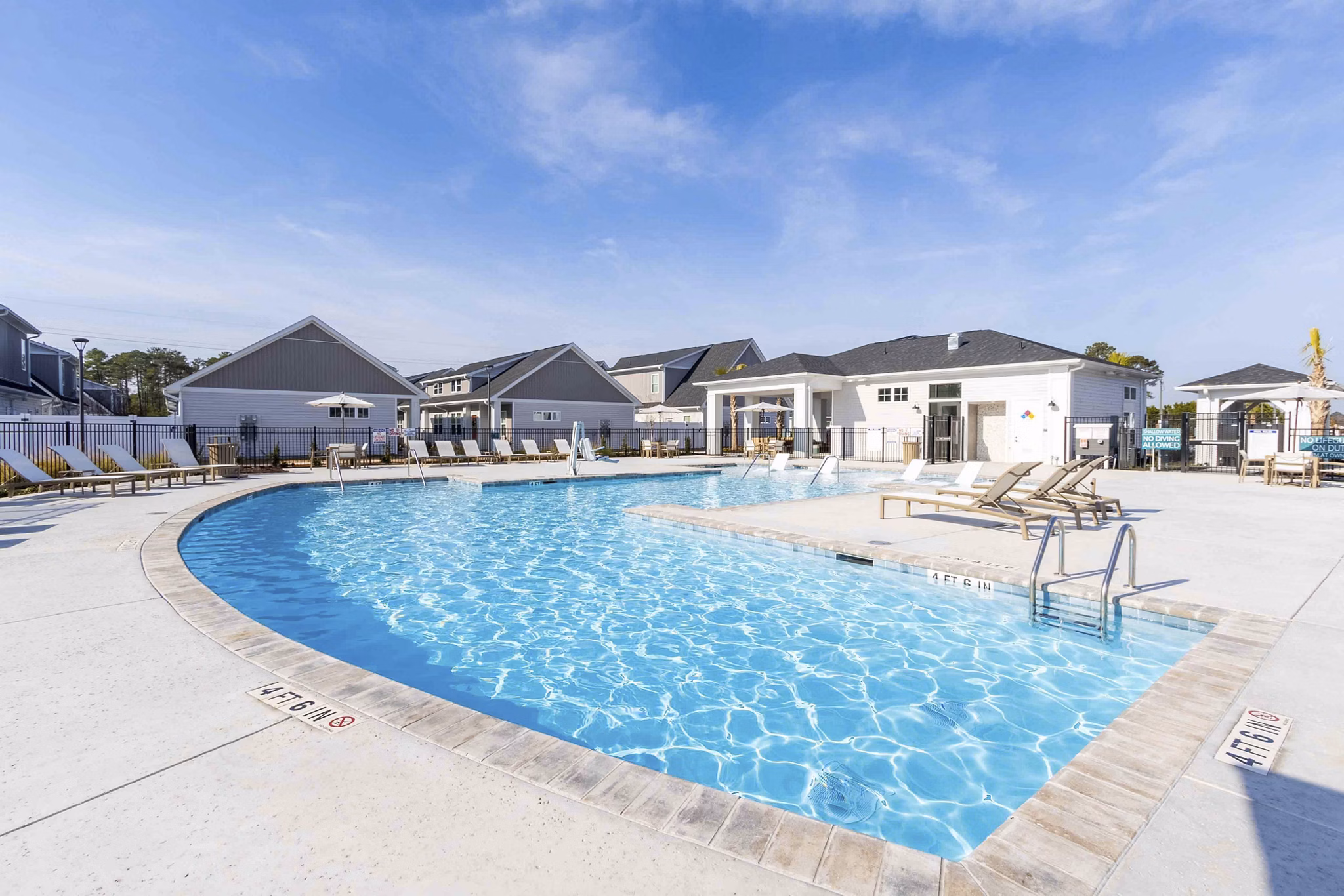 pool at Cottages at Ridgefield Apartments