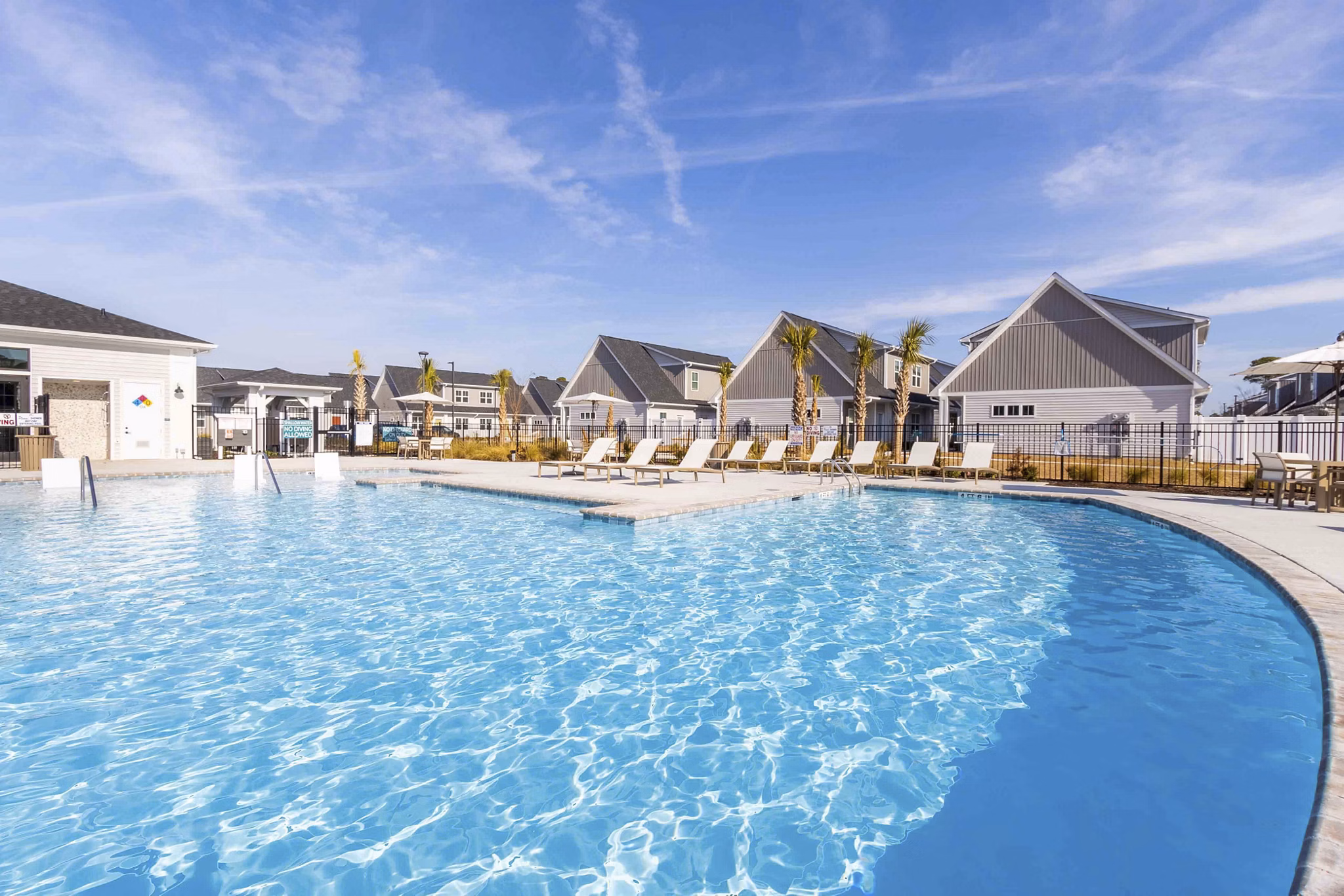 pool at Cottages at Ridgefield Apartments