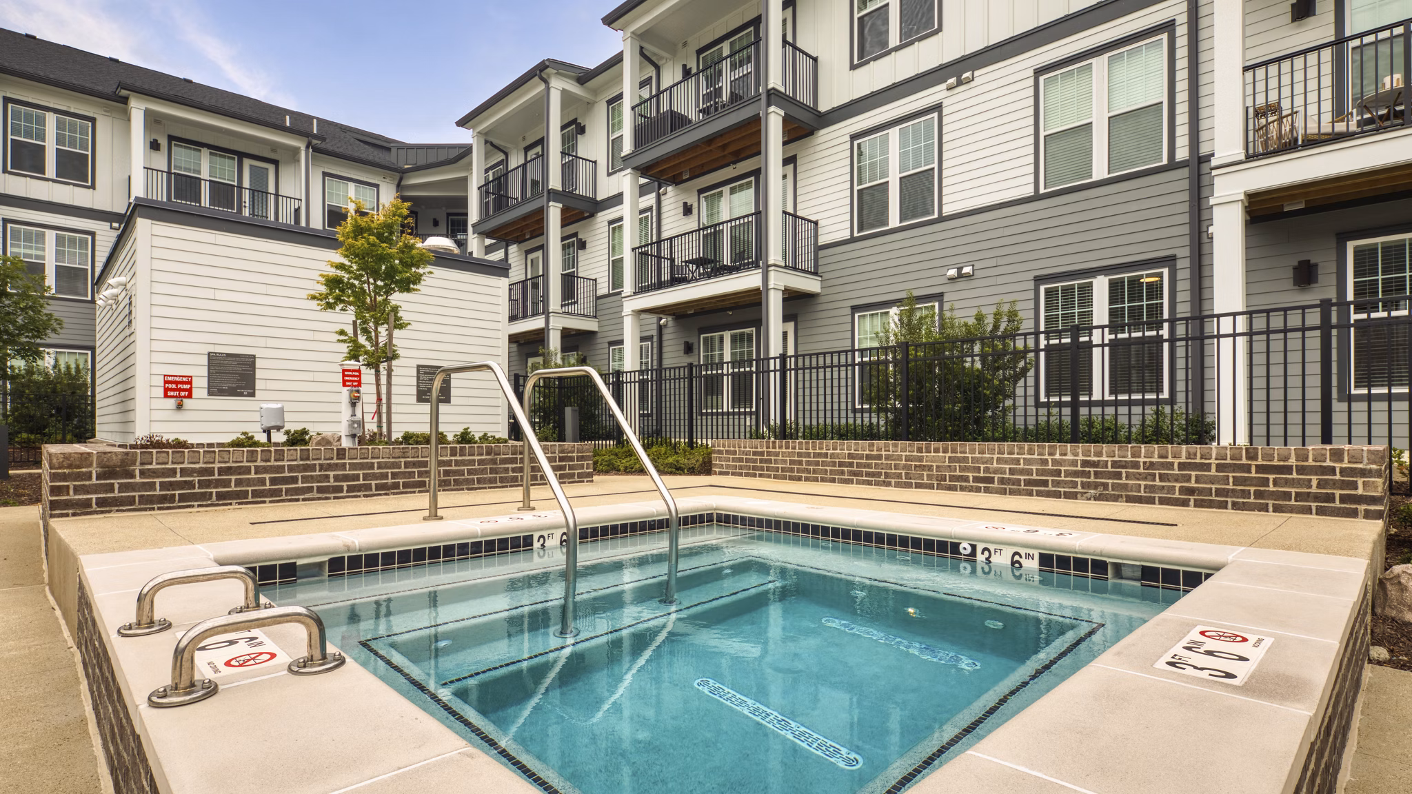 pool at Ainsworth Apartments
