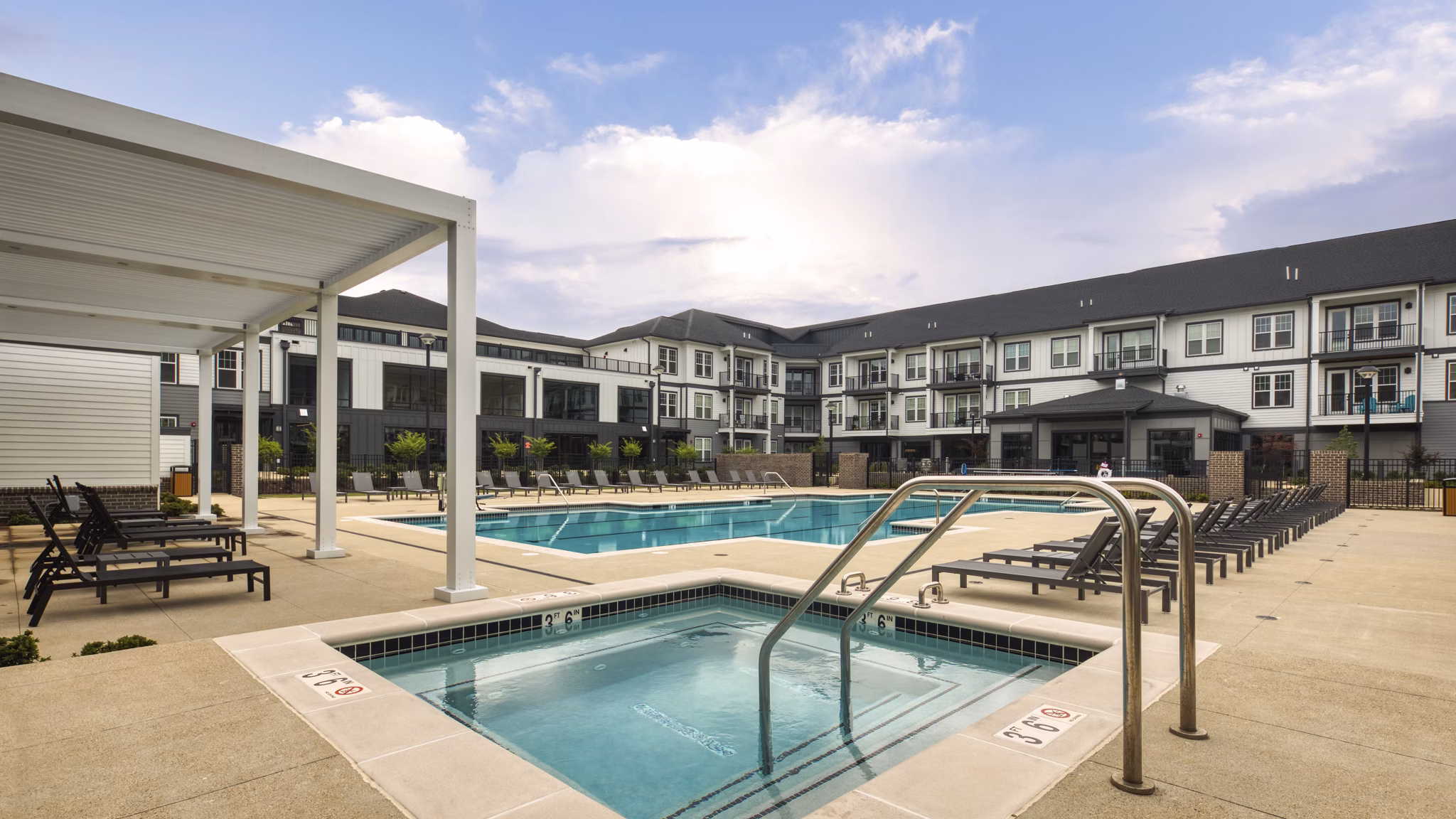 pool at Ainsworth Apartments