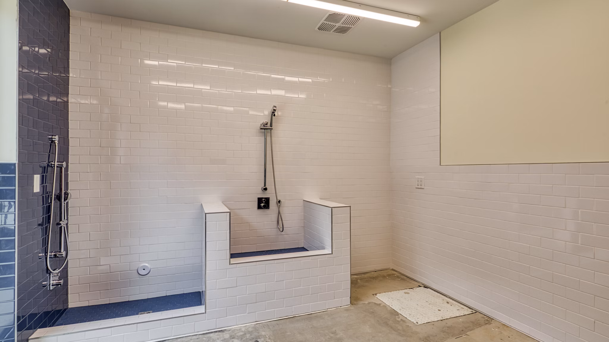 dog wash station at Ainsworth Apartments