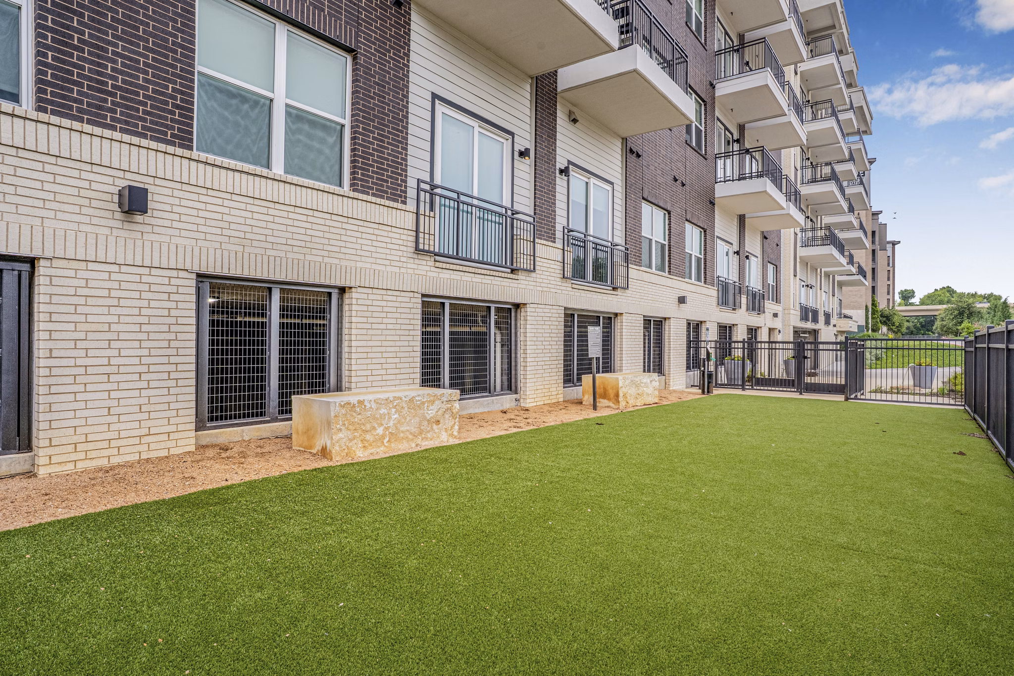 exterior at Ovation at Galatyn Park Apartments