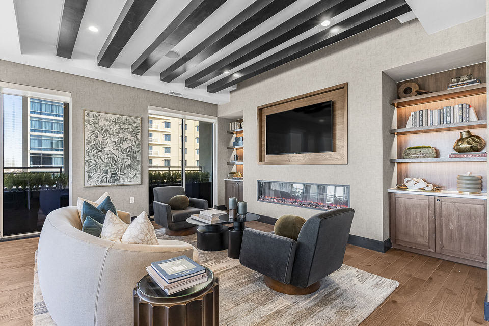 clubhouse at Ovation at Galatyn Park Apartments