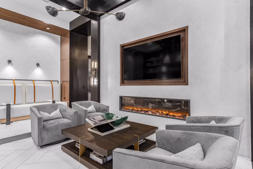 clubhouse at Ovation at Galatyn Park Apartments