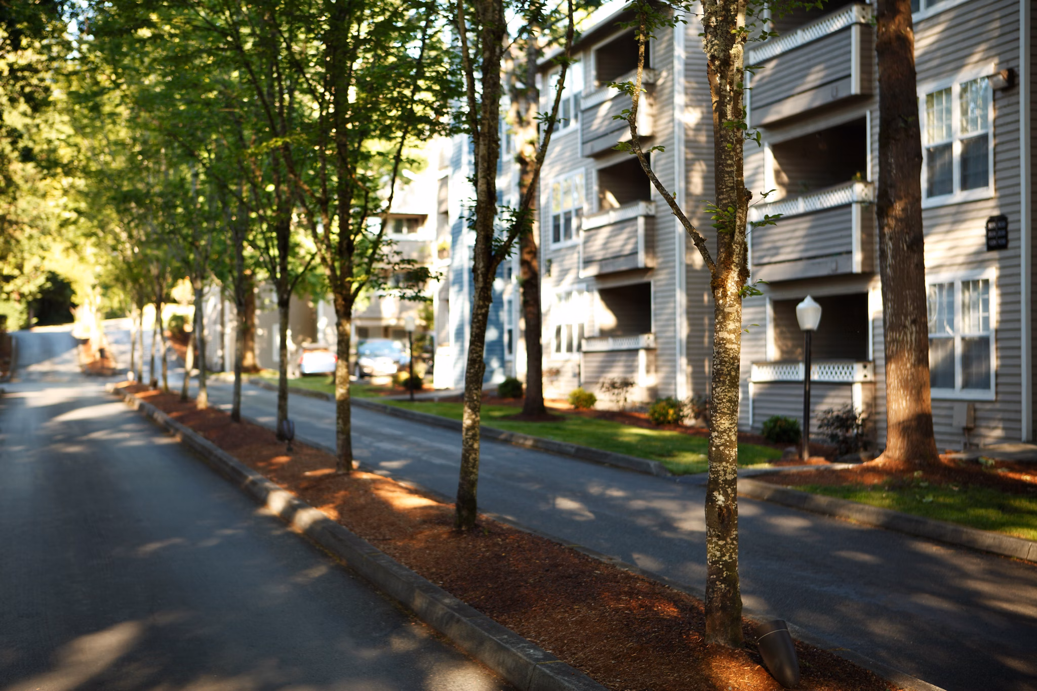 exterior at Archstone Redmond Lakeview Apartments 