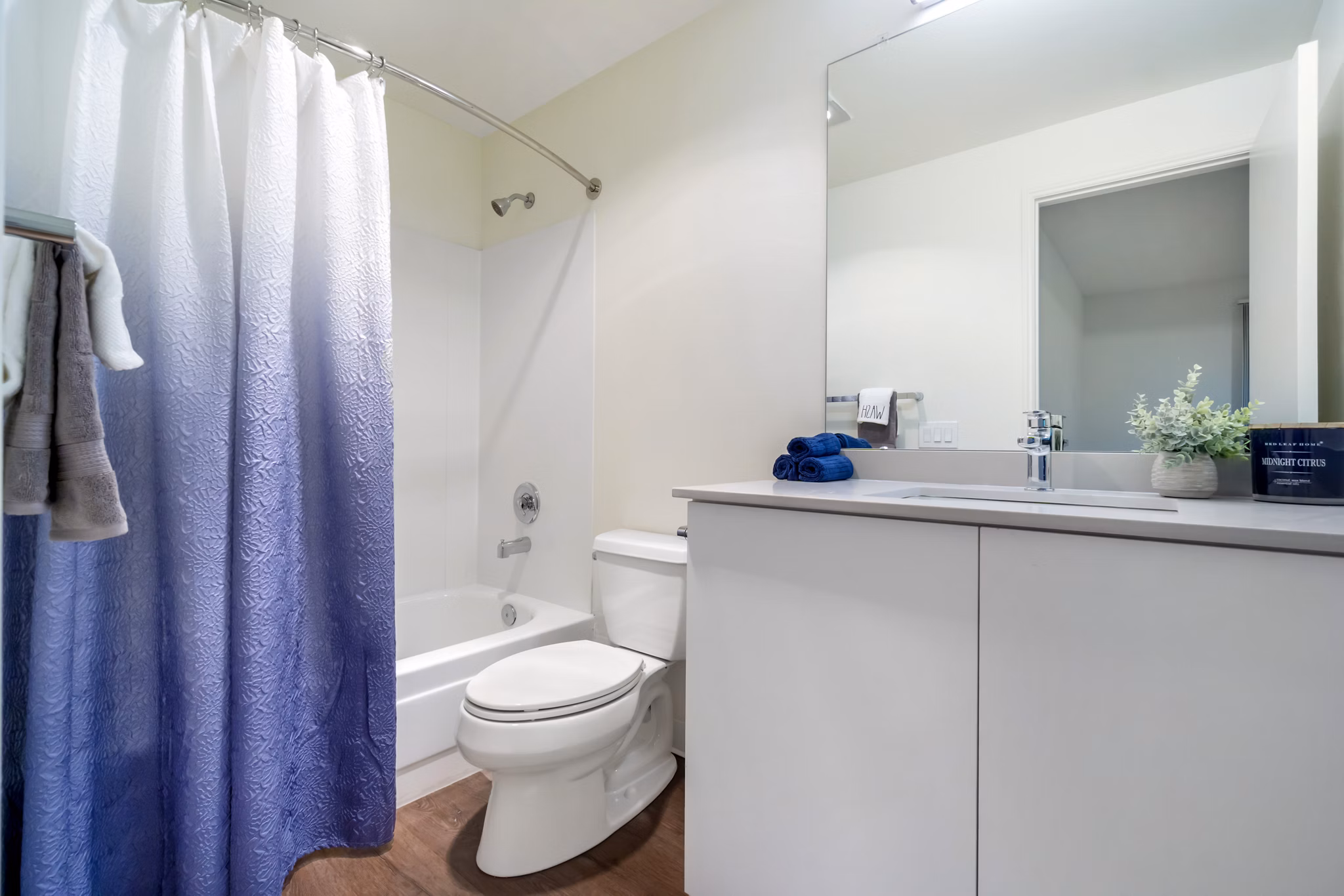bathroom at Archstone Redmond Lakeview Apartments 
