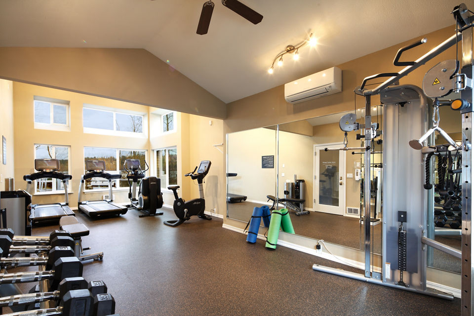 fitness center at Archstone Redmond Lakeview Apartments 