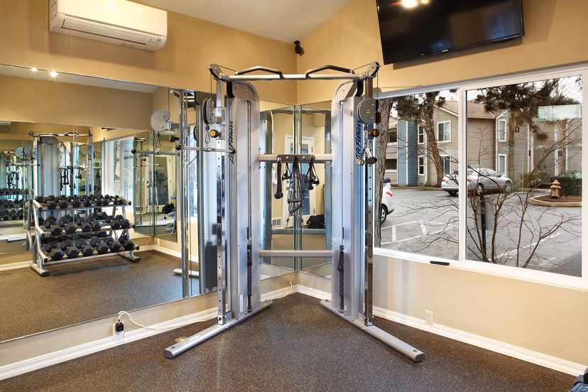 fitness center at Archstone Redmond Lakeview Apartments 