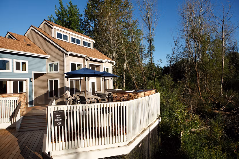 grill area at Archstone Redmond Lakeview Apartments 