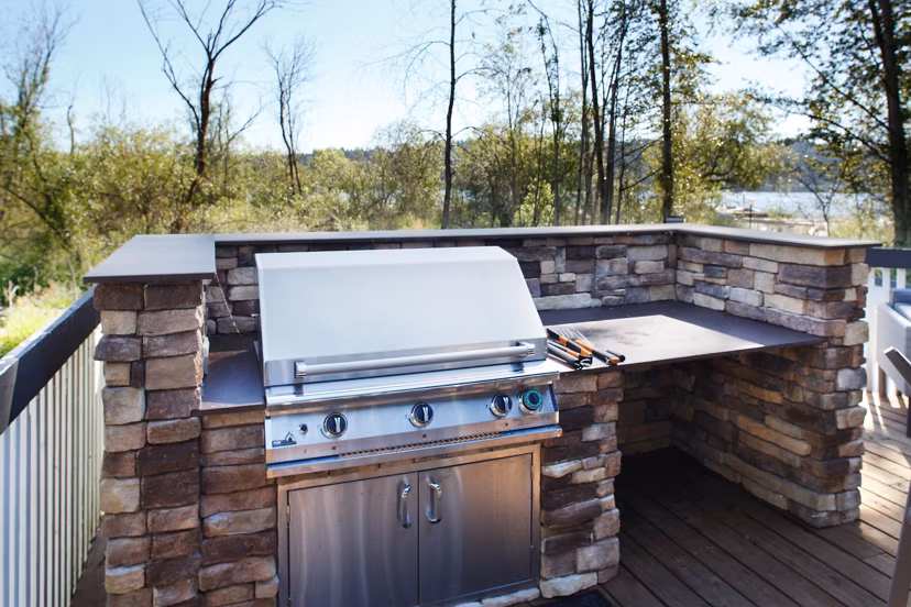 grill area at Archstone Redmond Lakeview Apartments 