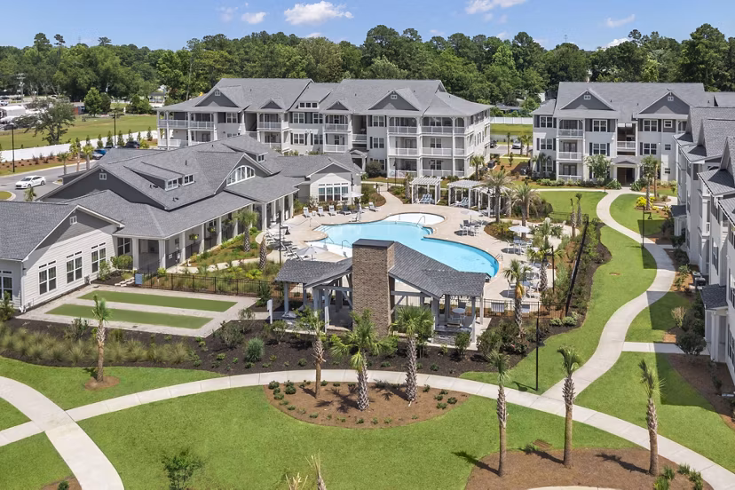 exterior at Burnside Farms Apartments 