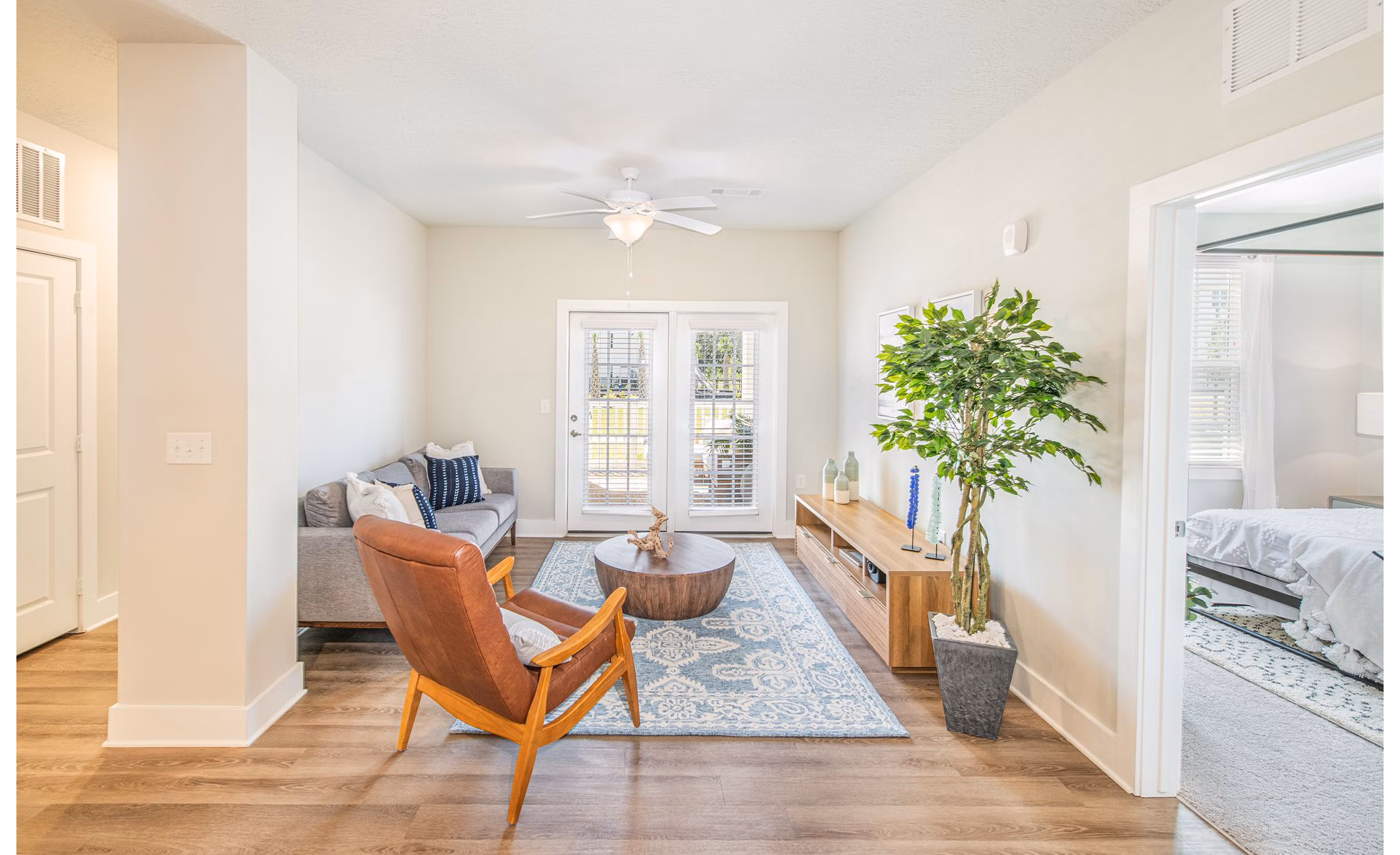 living room at Burnside Farms Apartments 