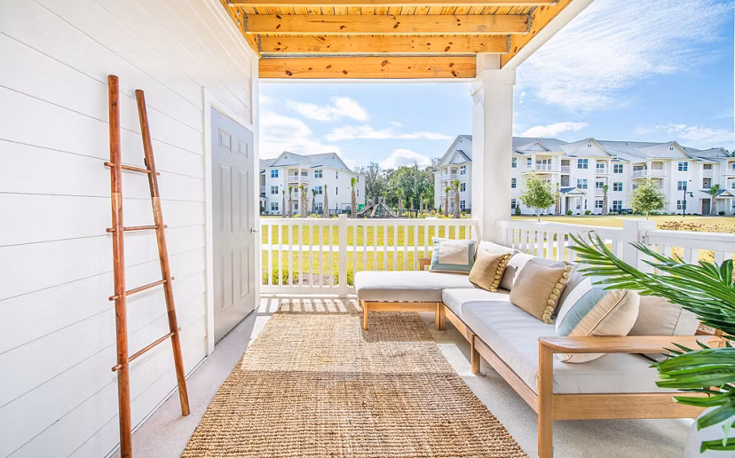 patio at Burnside Farms Apartments 