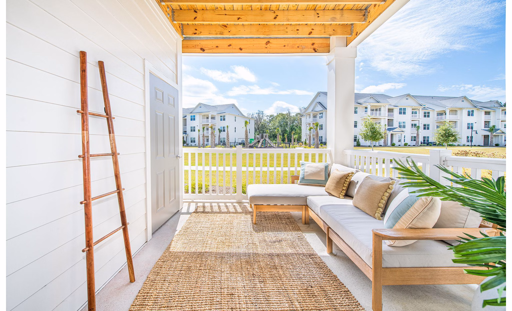 patio at Burnside Farms Apartments 