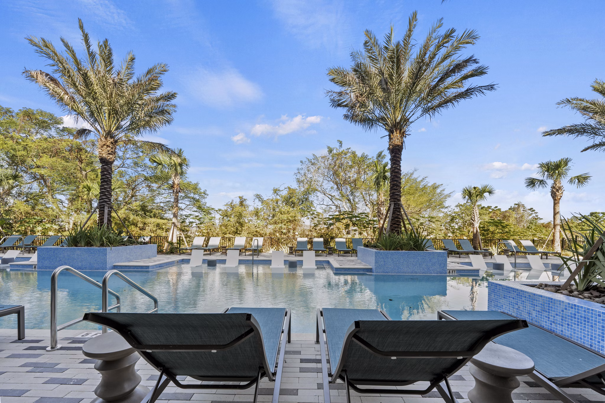 pool at Elan Crown Point Apartments 