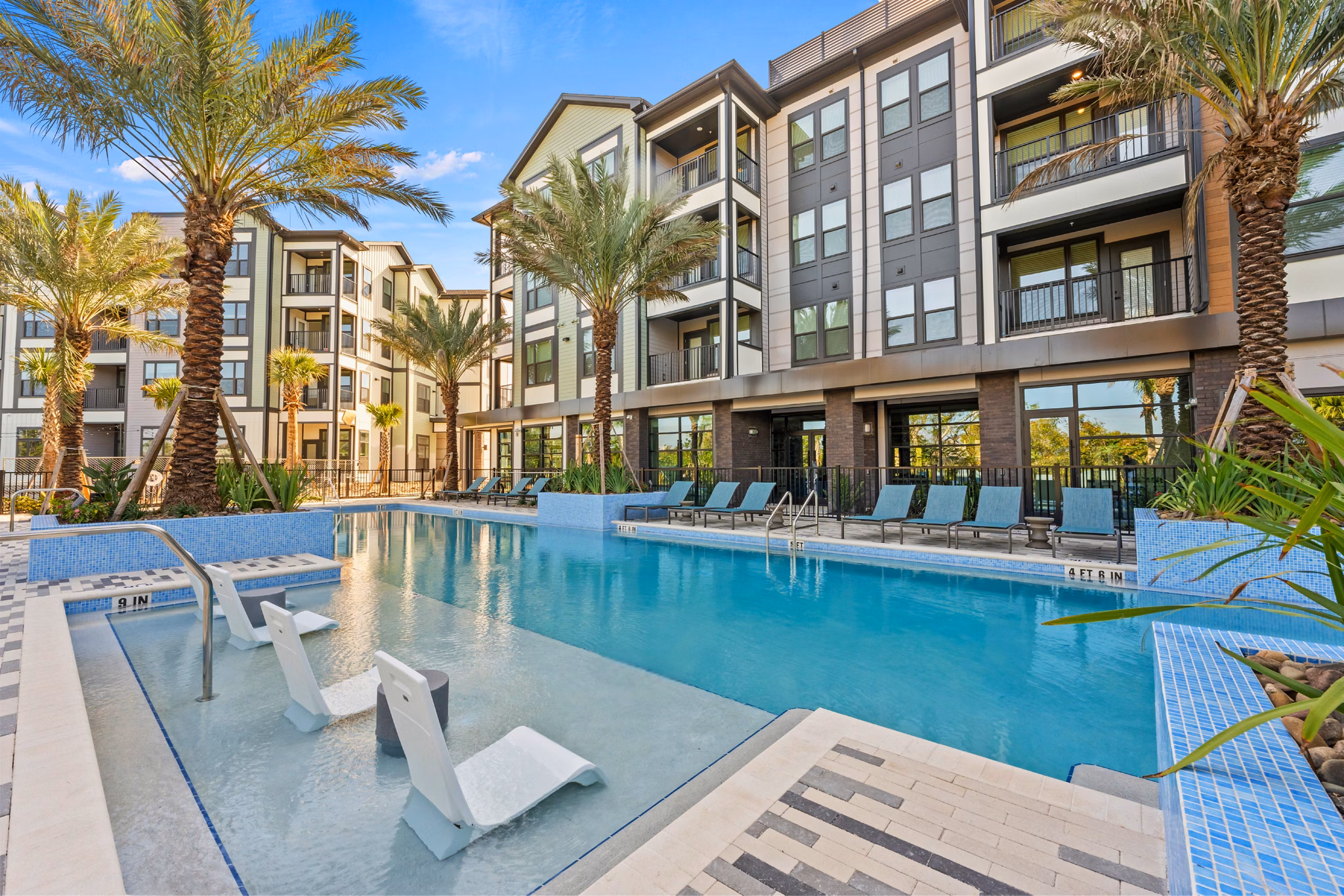 pool at Elan Crown Point Apartments 