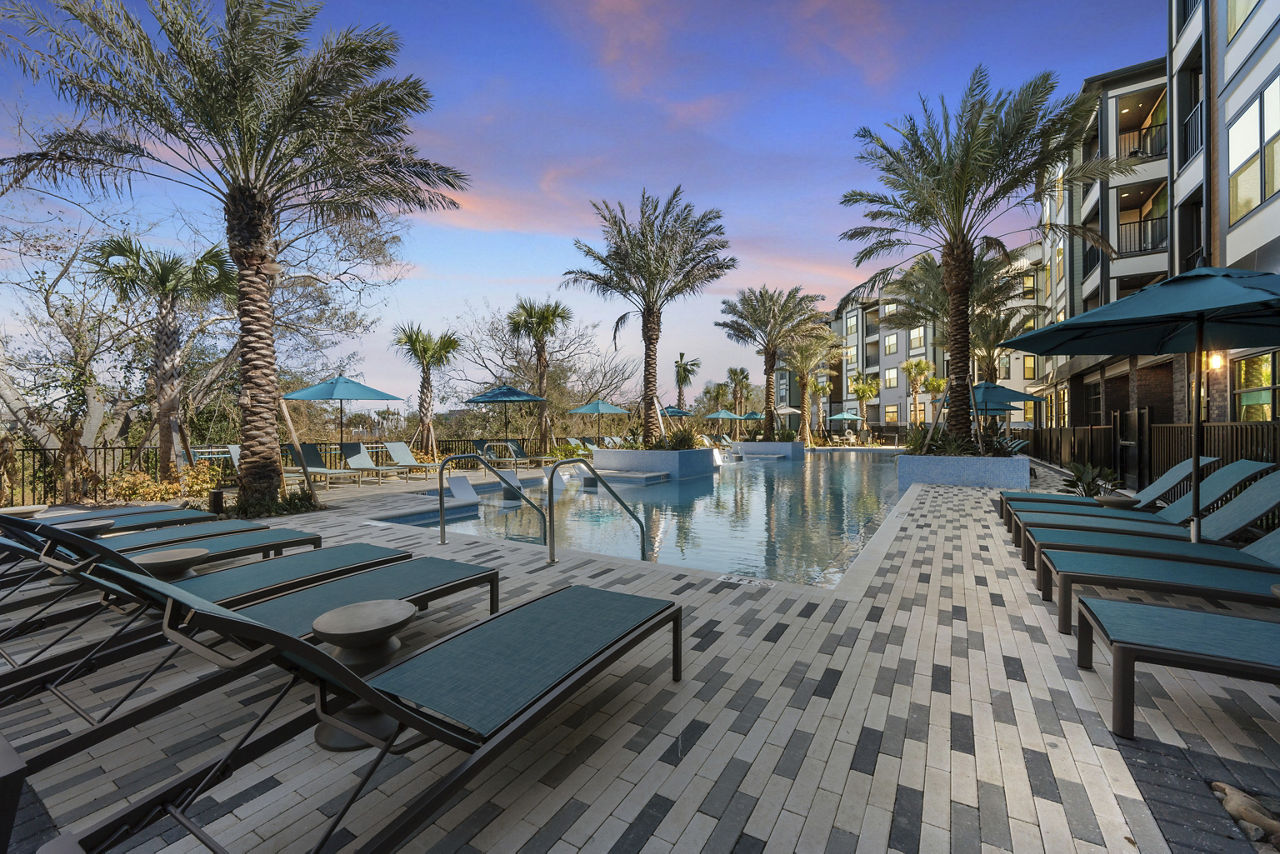 Pool at Elan Crown Point (5 of 5)