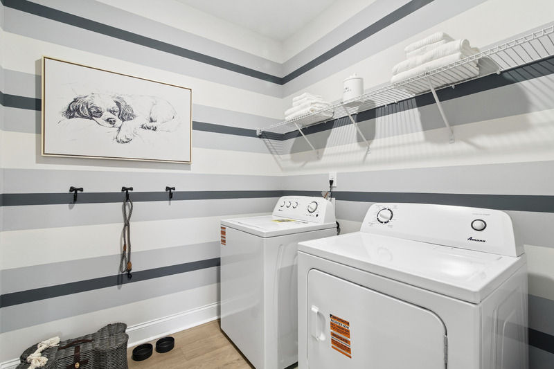 Laundry room at Skymor Panola