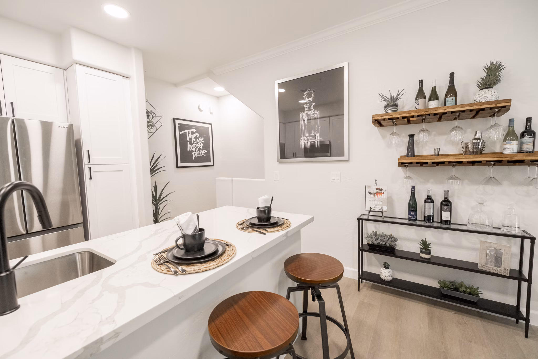 dining room at Haven Townhomes at P83 Apartments 