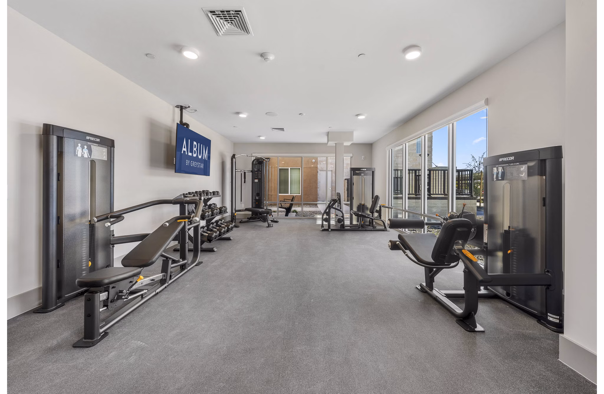 fitness center at Album Surprise Apartments