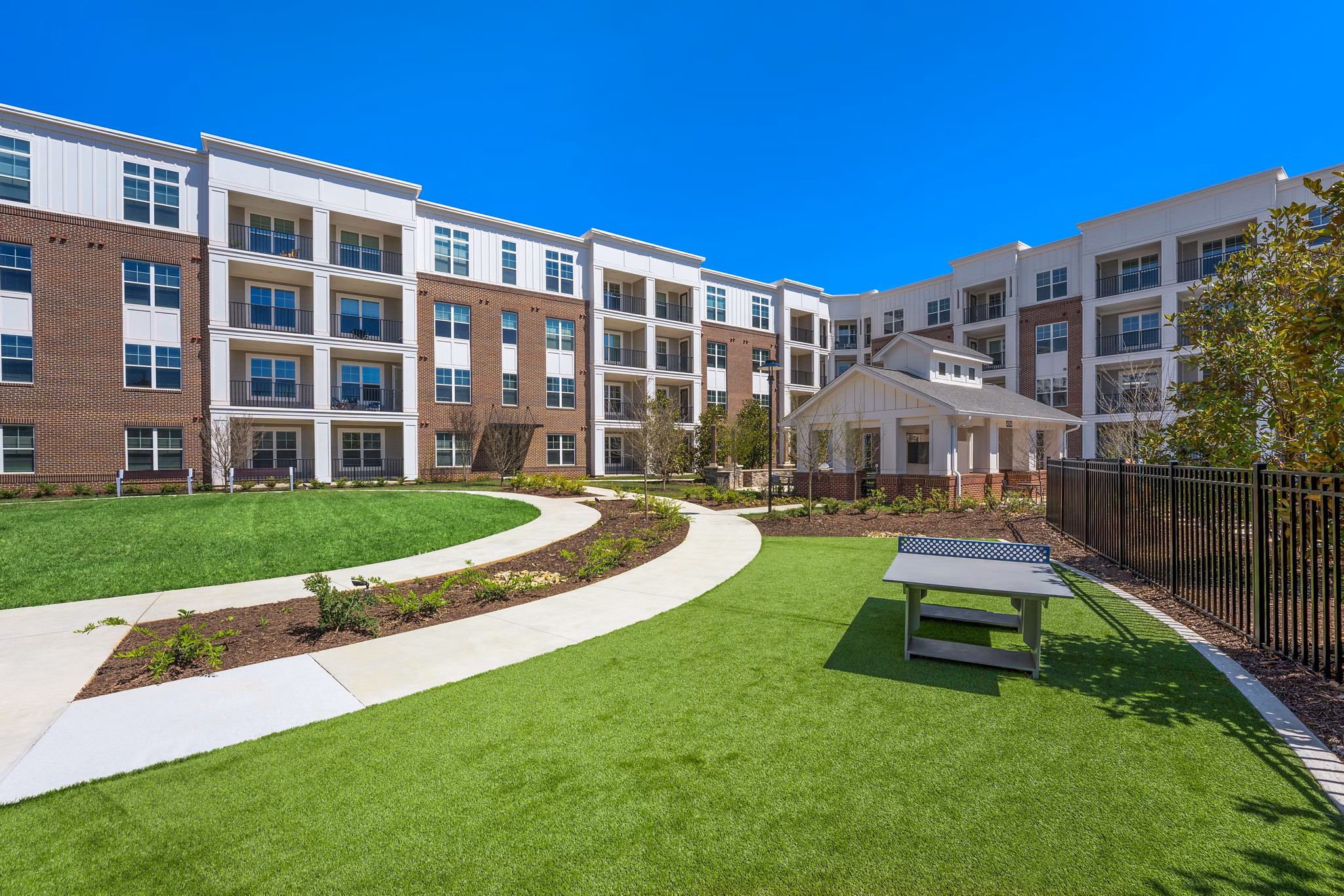 patio at Matthews Square Apartments