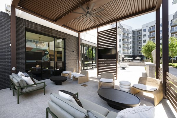 Patio at Chamberlain House Apartments