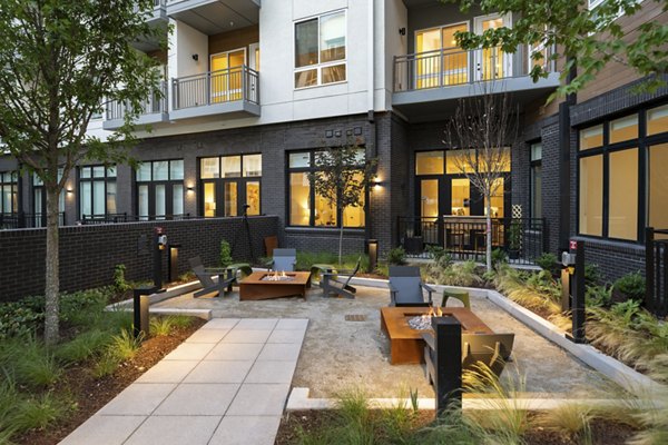 Patio at Chamberlain House Apartments