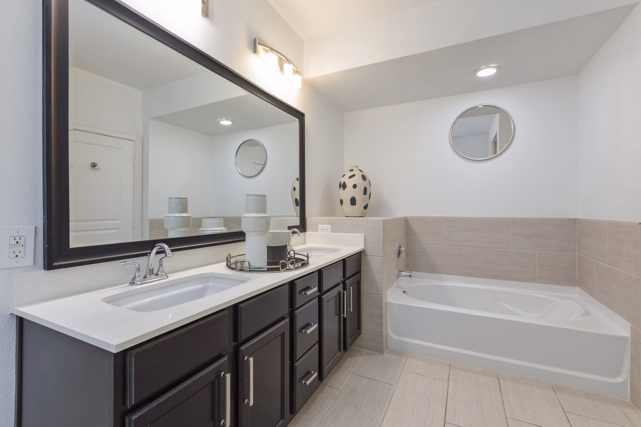 bathroom at The Armstrong at Knox Apartments 