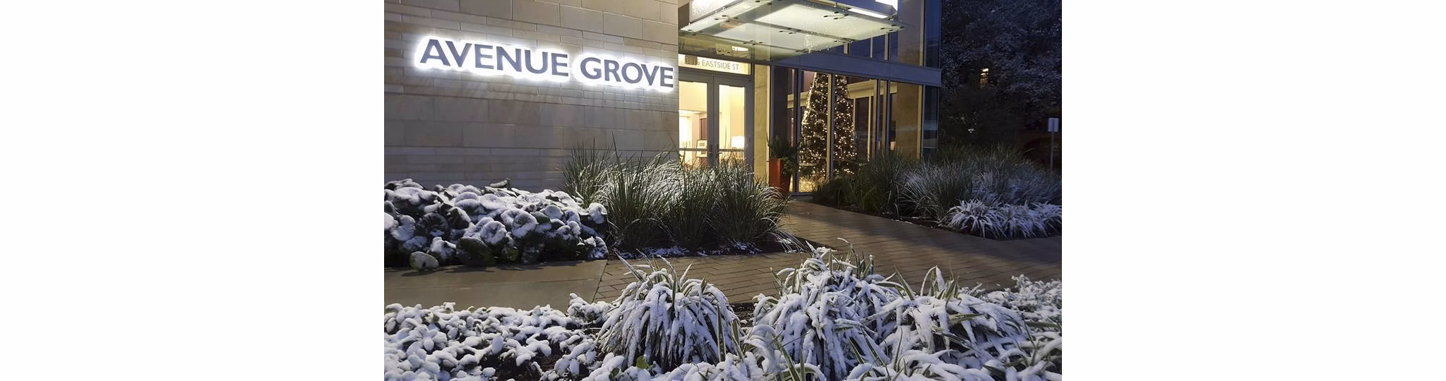 building/exterior at Avenue Grove Apartments