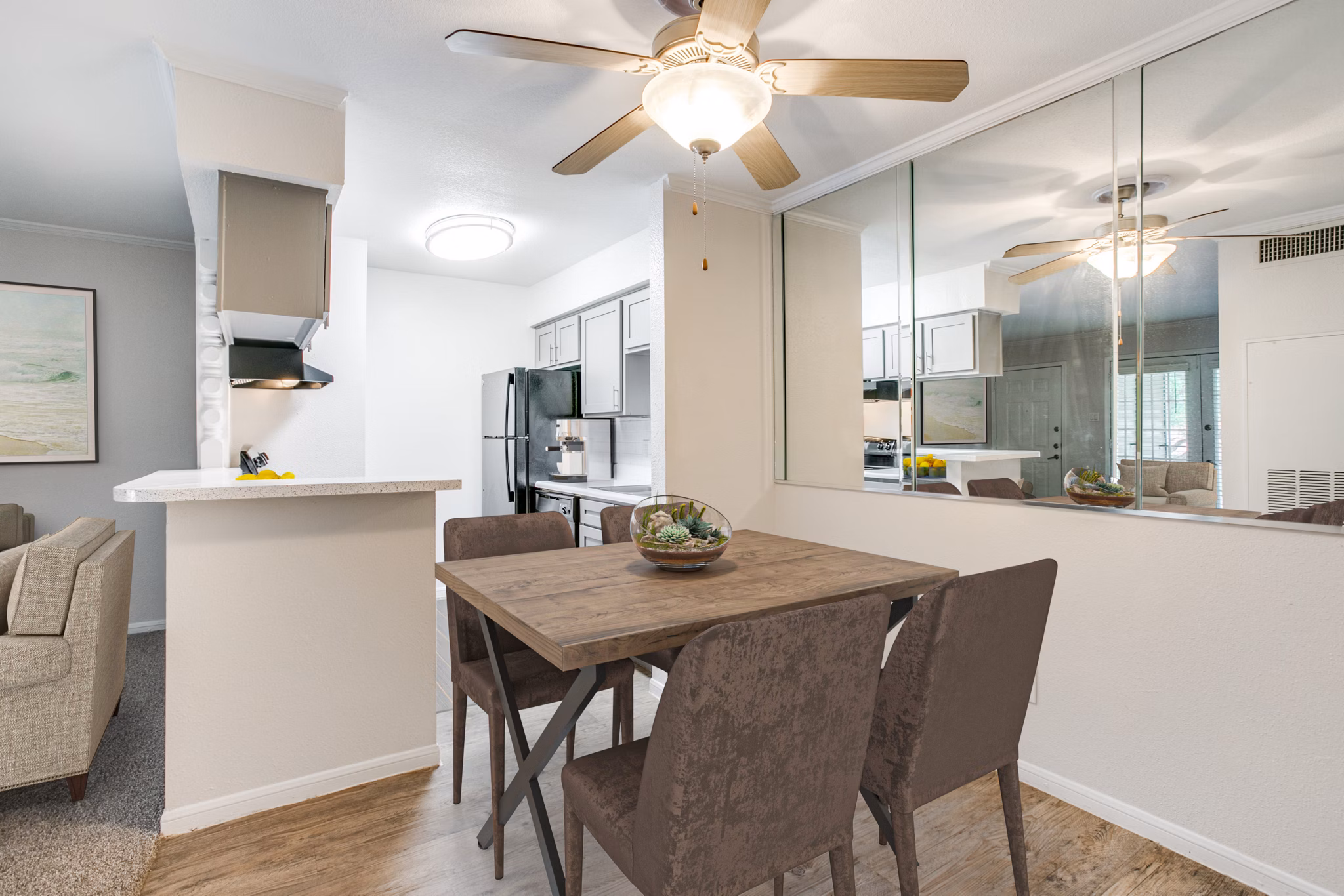 dining room at Morningside Green Apartments