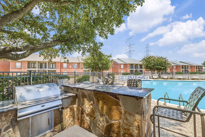 grill area/patio at Morningside Green Apartments