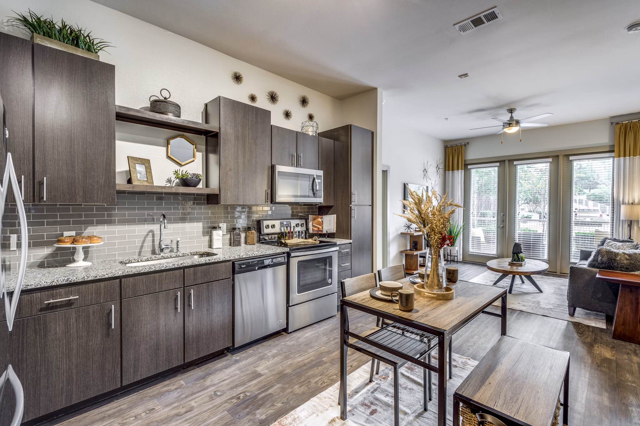 kitchen and dining area at The Pierpont Apartments